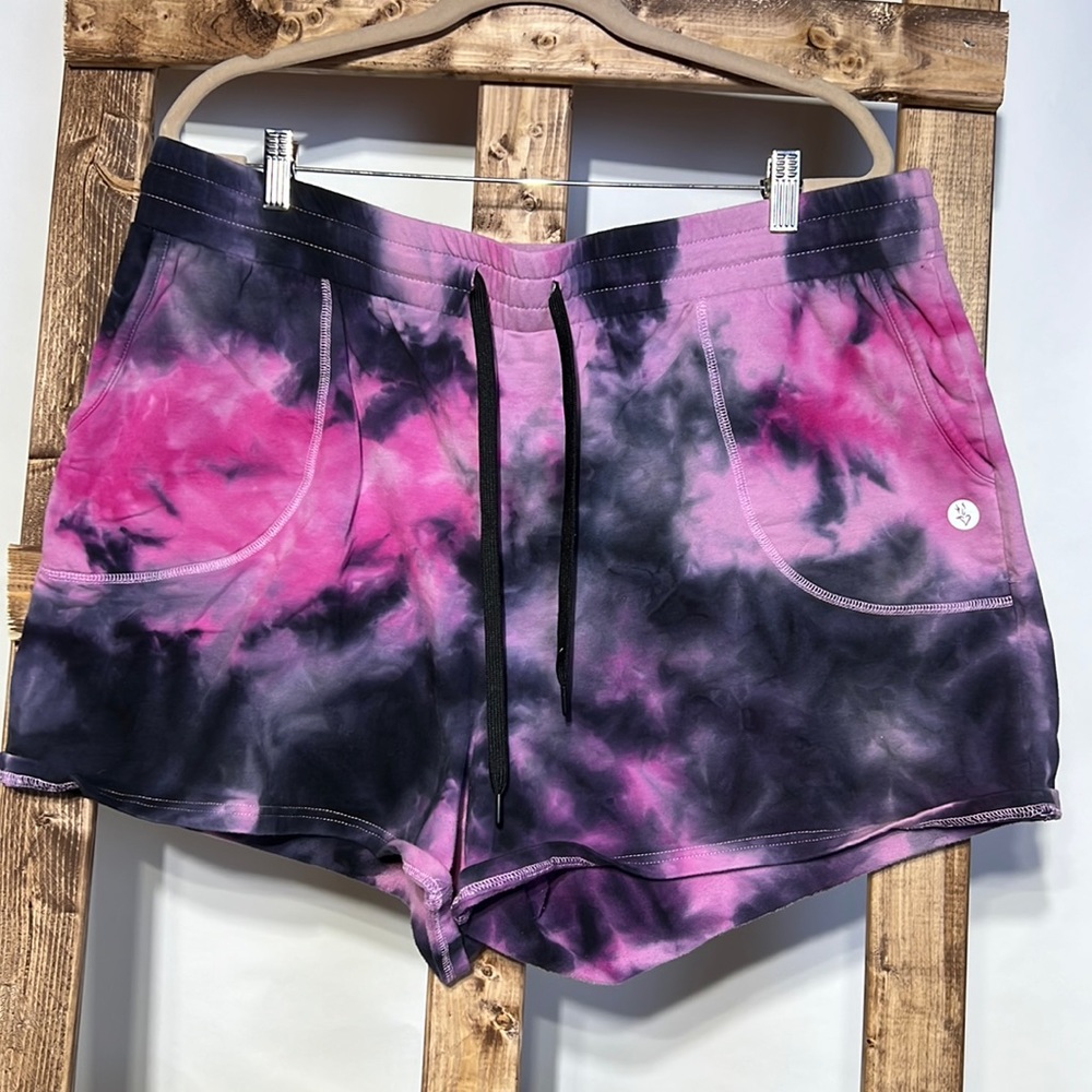 Torrid purple and pink tie-dye shorts. Size 2X. EUC